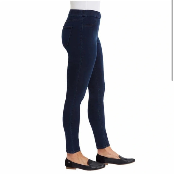 Gloria Vanderbilt Pull On Comfort Jeans Ladies Blue Beverly - Picture 2 of 7